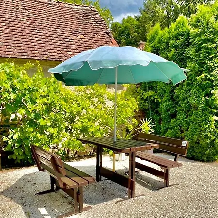 Apartament Roselio Garden