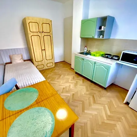 Roselio Garden Apartment *